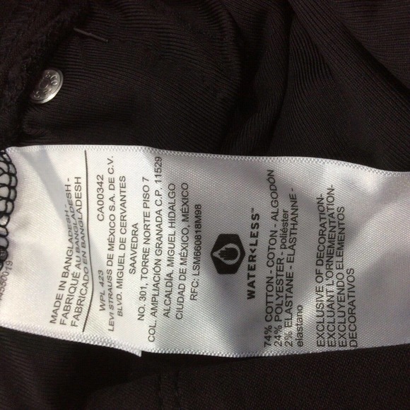 Levi Women's Plus 28S/26 Signature Pull-On Skinny Black Jeans Totally Shaping - Picture 9 of 11